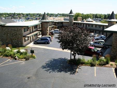 Weathervane Terrace Inn And Suites Charlevoix Exterior photo